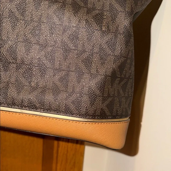 Michael Kors Black and Tan Signature Tote - Picture 4 of 11